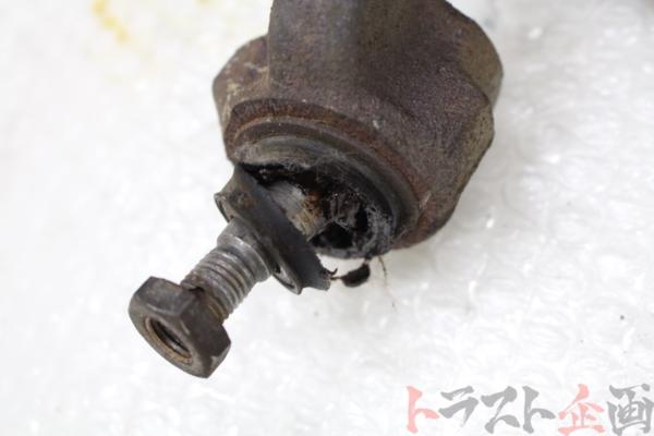 2716403 リアハブナックル左右 スカイライン ECR33 前期