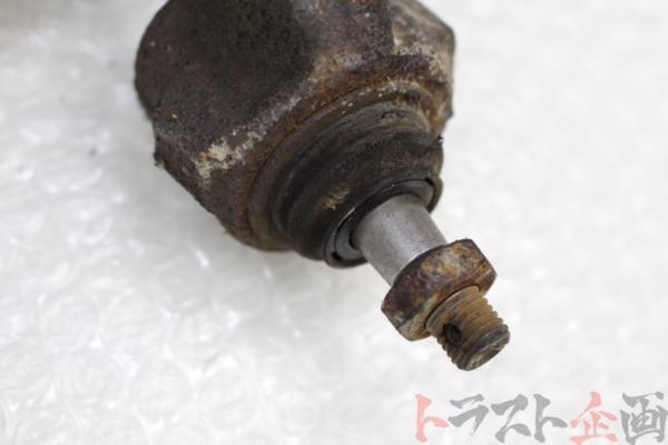 2716403 リアハブナックル左右 スカイライン ECR33 前期