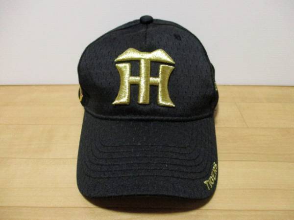 阪神タイガース newera ニューエラ ゴールド 刺繍 キャップ 黒 F