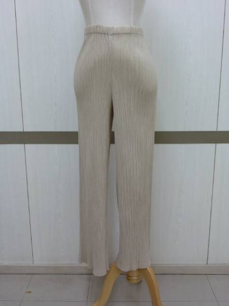 ★美品★　イッセイミヤケ　プリーツパンツ　お買い得！