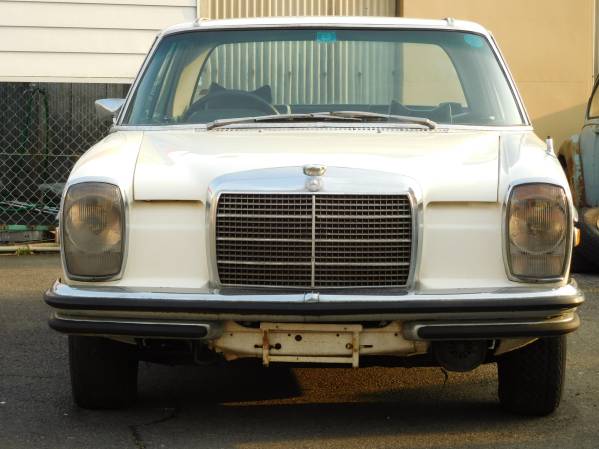 ベンツ280CEクーペ 4速MT 元警察車両 激レア 旧車 右ハンドル_3