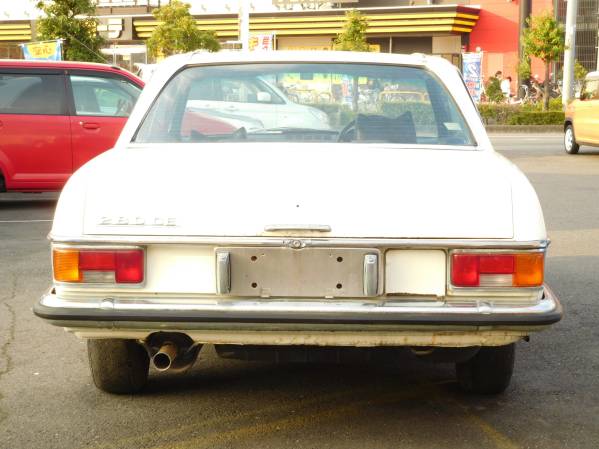 ベンツ280CEクーペ 4速MT 元警察車両 激レア 旧車 右ハンドル_5