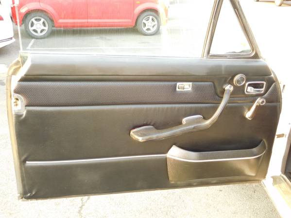 ベンツ280CEクーペ 4速MT 元警察車両 激レア 旧車 右ハンドル_9