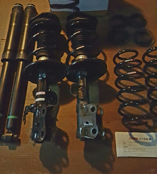 【美品】30プリウス前期　RSR TI2000組込サスペンションセット