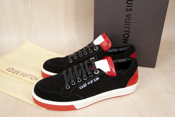ルイヴィトン 数回使用 レザー生地 切り替え スニーカー