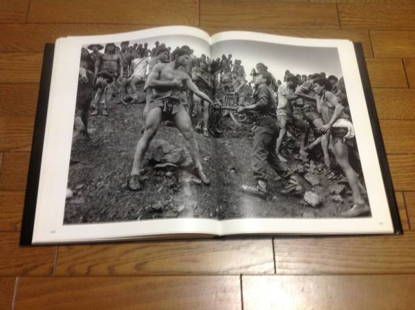 セバスチャン・サルガード 『人間の大地 労働』 写真集 良品