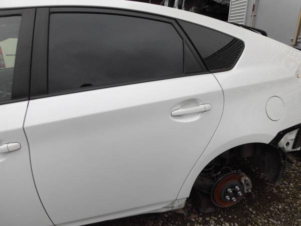 ZVW30　プリウス　後期　★　左リアドア　070パール