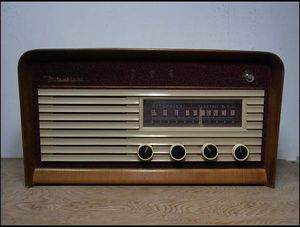 真空管ラジオのYahoo!オークション(旧ヤフオク!)の相場・価格を見る