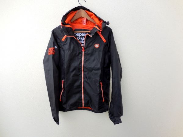 新品■ SUPERDRY（極度乾燥） ナイロンパーカーMサイズ ブラック