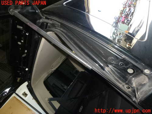 2UPJ-20631584]エルグランド(E51)リアゲートダンパー HWS 中古