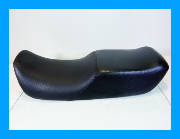 500円　H12857) CB750FC RC04　シート　張り替え物　割と綺麗