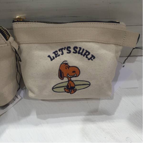 限定レア★梨花とコラボ★日焼けスヌーピー ポーチS