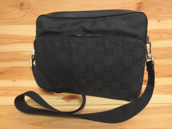 グッチ GUCCI 001 3294 GG柄 ナイロン ショルダーバッグ 訳アリ グッチ GUCCI 001 3294 GG柄 ナイロン ショルダーバッグ 訳アリ