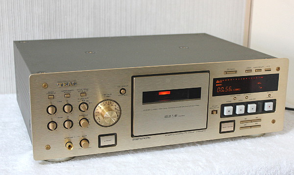 TEAC カセットデッキ V-6030S 通電後動作未検証 TEAC・V
