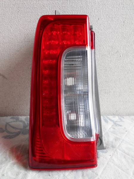⑧ タント　テールランプ左　LA600S　ヒビあり KOITO 220-51391