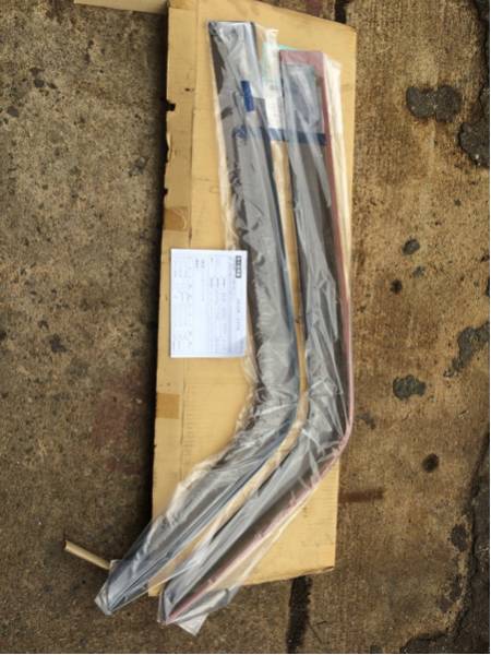 【新品】いすゞ エルフ ドアバイザー 純正品