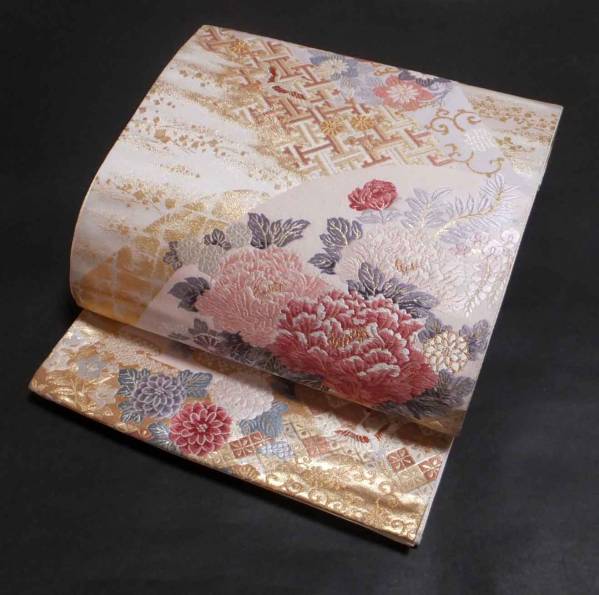 新品未使用ヤマトナデシコレトロ刺繍帯 袋帯 牡丹唐草文（袋帯 