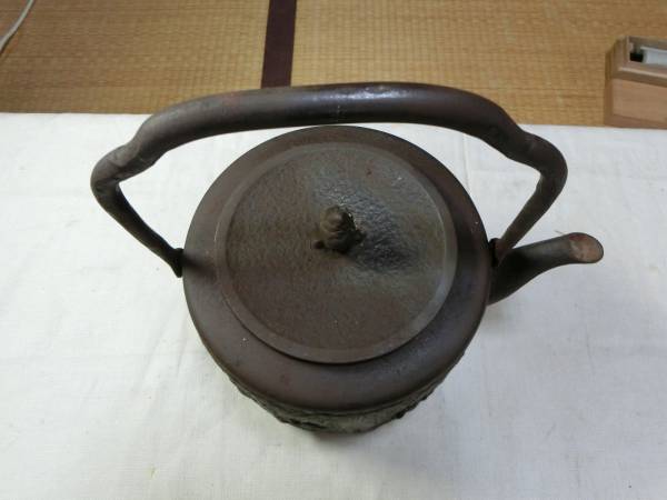 龍文堂造 鉄瓶 D-374□時代古い鉄瓶 竹に雀八角造り ◯房 24日落札日