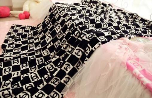 シャネル ブランケット CHANEL ノベルティ 毛布 コスメ ひざ掛け毛布 