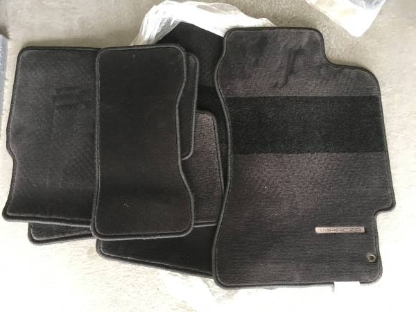 新品・未使用 スバル純正 インプレッサ　フロアマット　