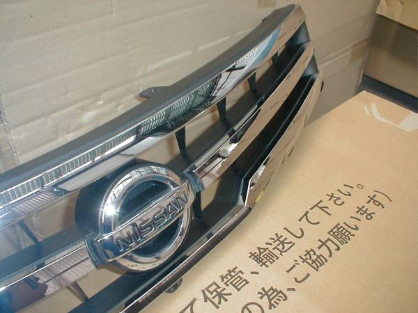 ルークス(ML21S) ハイウェイスター グリル 即決 62300-4A00D