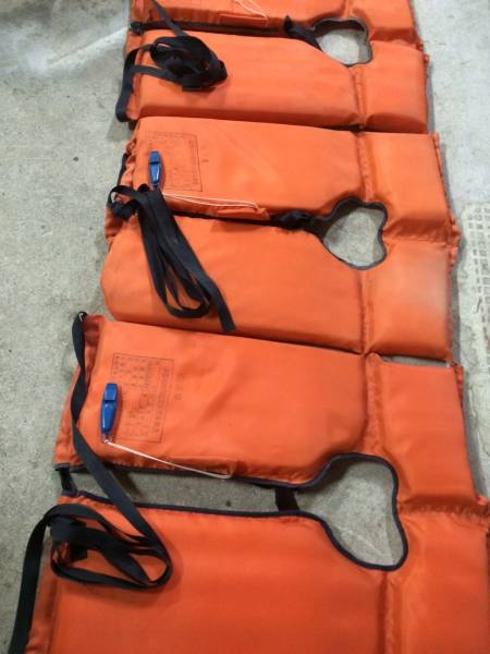 中古救命胴衣 NQK-1型 3セット出品 法定備品対策にどうぞ その1