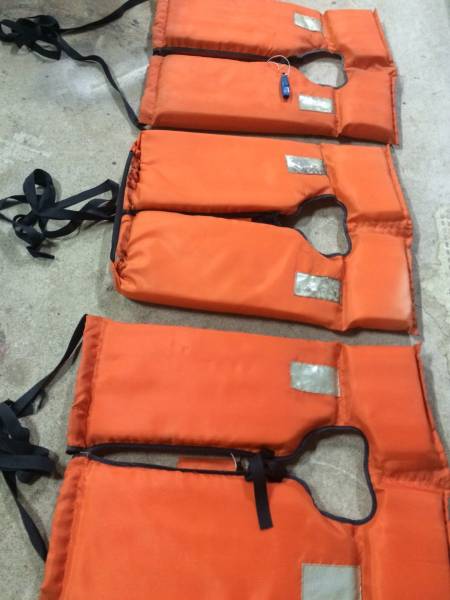 中古救命胴衣 NQK-1型 3セット出品 法定備品対策にどうぞ その1