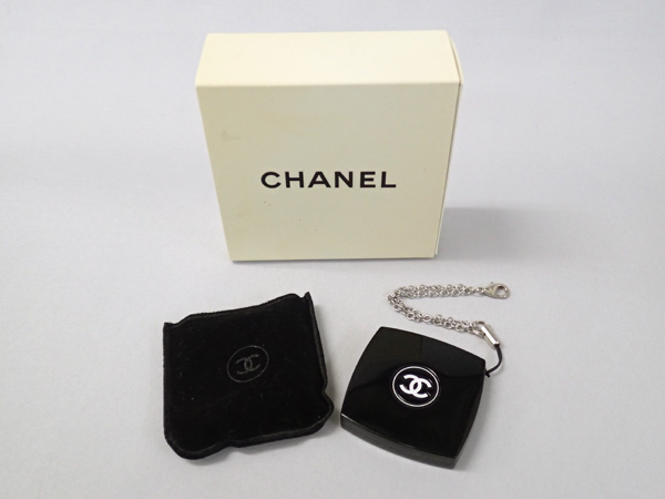 CHANEL ノベルティミニ CHANEL(シャネル)ノベルティ ミニミラー コンパクト ストラップ