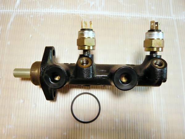 ポルシェ９３０ブレーキマスターシリンダーAssy（新品）