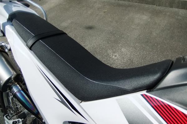 【お尻痛い緩和！】 dB's　WR250R/X 20mmローダウンのゲルシート