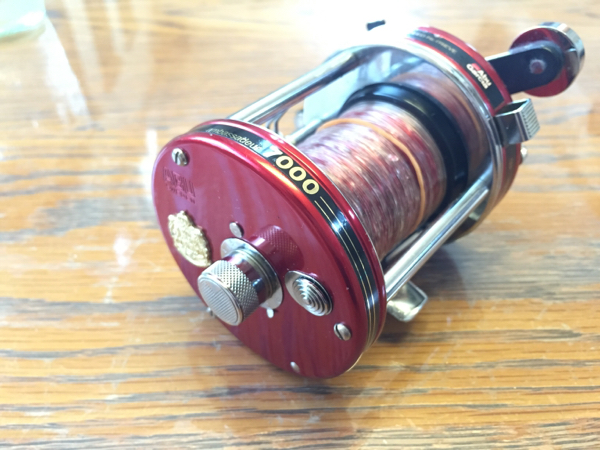 中古美品】Abu 7000 レッド AbuGarciaambassadeur7000レッド中古出です