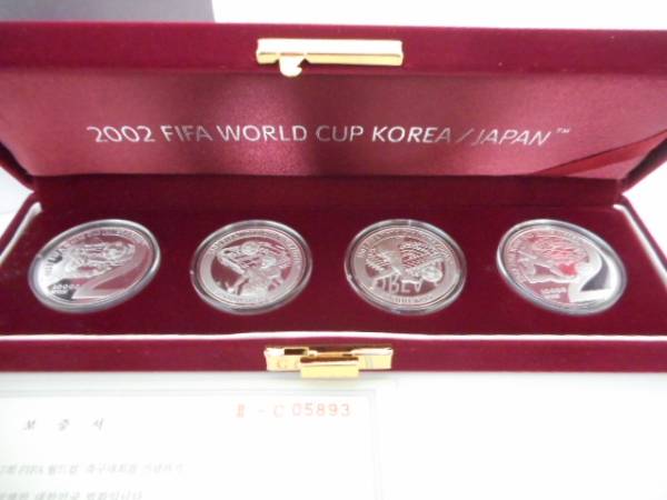 銀貨　2002、FIFA日韓ワールドカップ記念　Ⅰオンス純銀 2002年 FIFA日韓ワールドカップ 記念銀貨 1万ウォン4種 韓国 FIFA