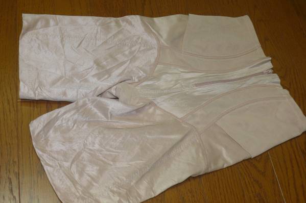 h401★シャルレファスナー開閉式補正ガードル82