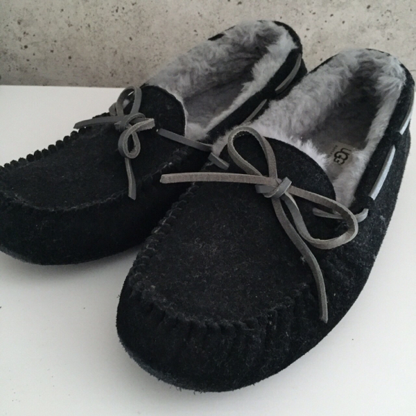【美品】UGG / スウェードモカシン US9 Black