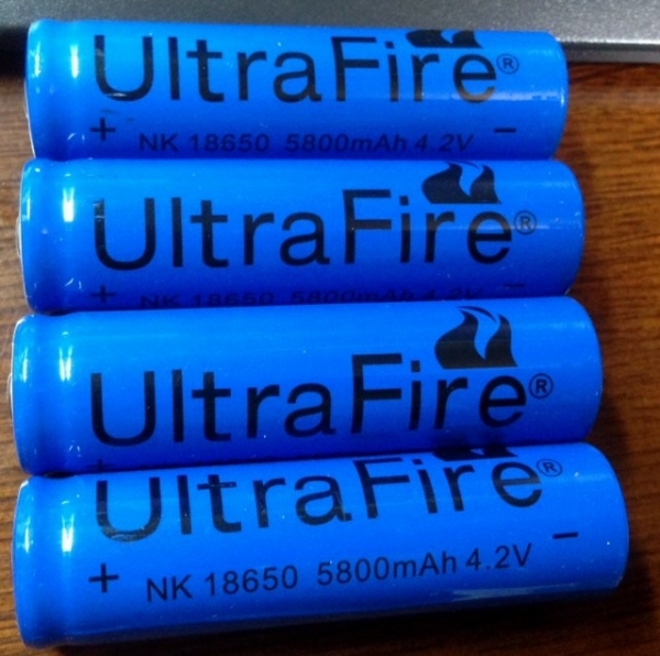 ＊UltraFire＊電池＋充電器フル◎CREE社L2×5粒◎58黒_2