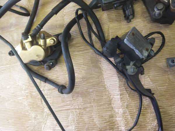 送料込み　マジェスティ SG03J 　ブレーキ前後セット　実働