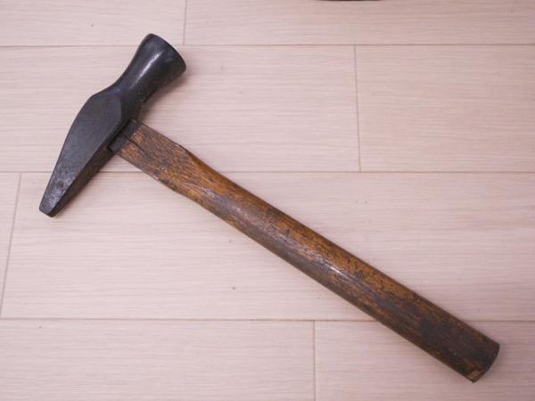 ◇彫金用木台 金床付 高さ46cm カナヅチ付き 彫金道具 |