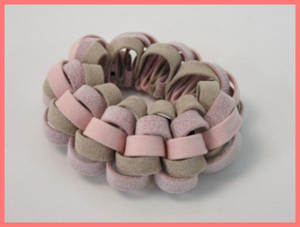 25050★未使用 acca/アッカ ループシュシュ ピンク系/ヘアアクセ