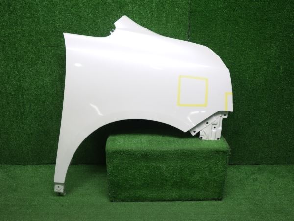 YP52230 ヴォクシー ZRR70G/ZRR75G 右フェンダー