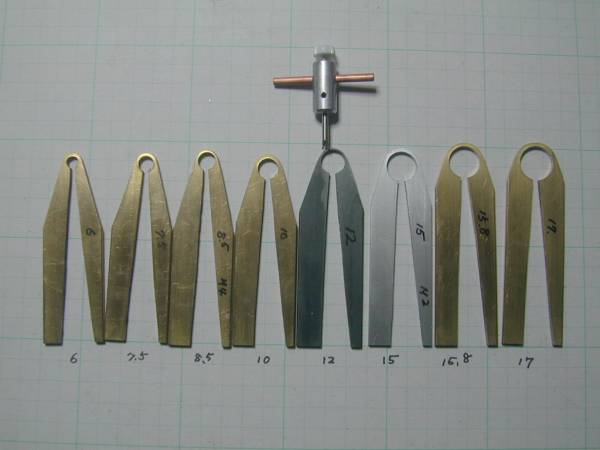 分解用具：ライカＭ２、Ｍ３、Ｍ４用ハンドプライヤー、８本＋