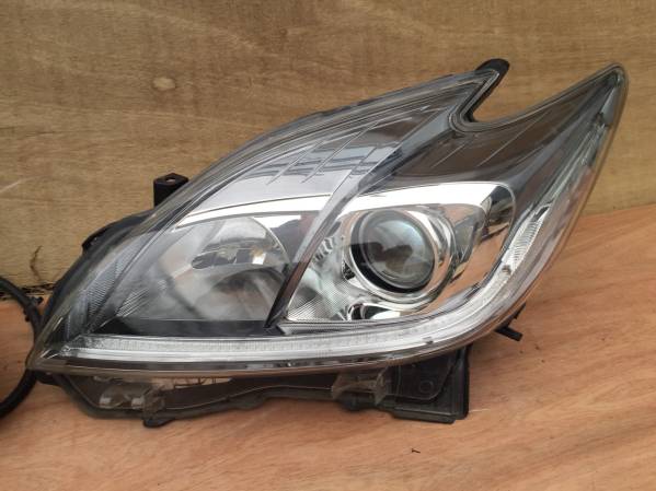 ZVW30 プリウス30 後期 純正 HID ヘッドライト セット 動作OK
