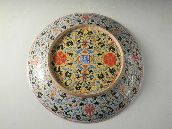 ◇伯◇中国 清代 色絵 唐花草 飾大皿 a211