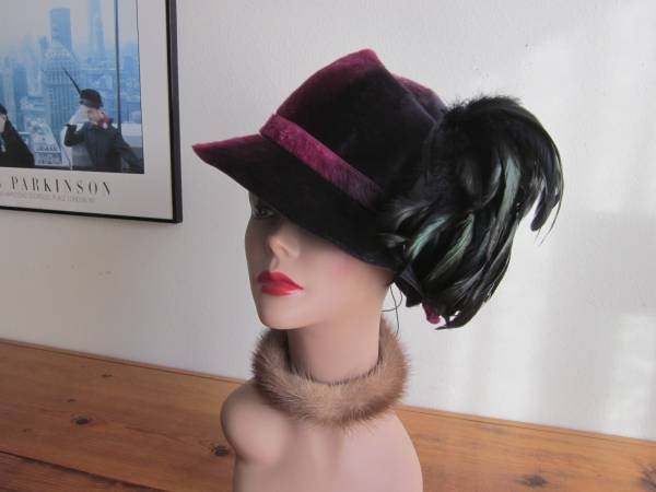 ★_★濃マジェンタ　ボルサリーノ帽子　フェザー付 オーストリア