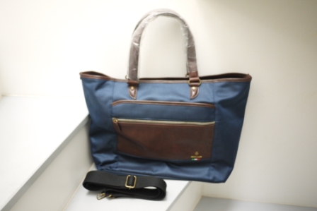 ★ビアンキ★トートバッグ紺革(タブレットPC収納)ビジネスバッグ