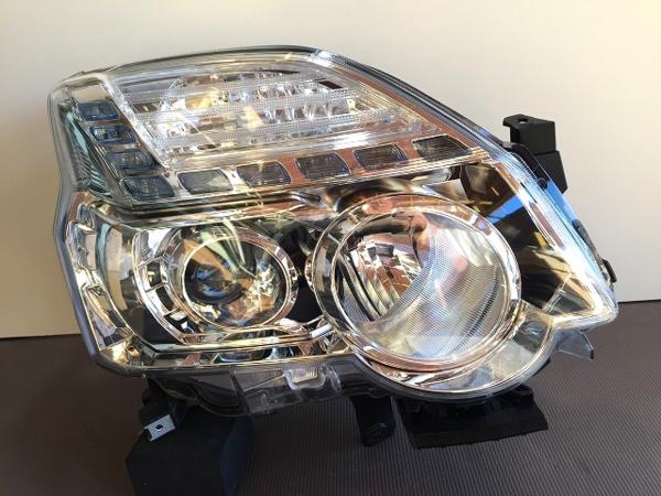 ◇T31 エクストレイル 純正 右ヘッドライト 右ライト 後期 HID◇ 日産