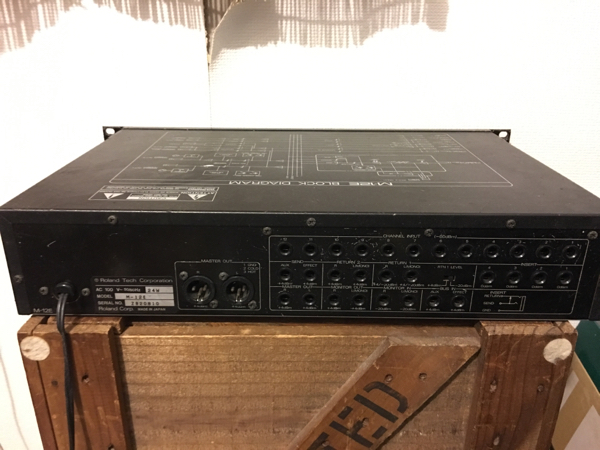 Roland M-12E 12chミキサー 日本製 MIXER エフェクト Roland M-12E