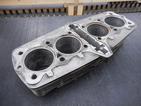 ☆☆ カワサキ Z1 純正シリンダーブロック ☆☆