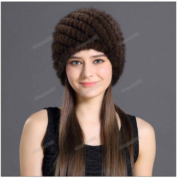 T防寒にぴったりなミンクニット帽子耳までスッポリ伸縮自在 ◆