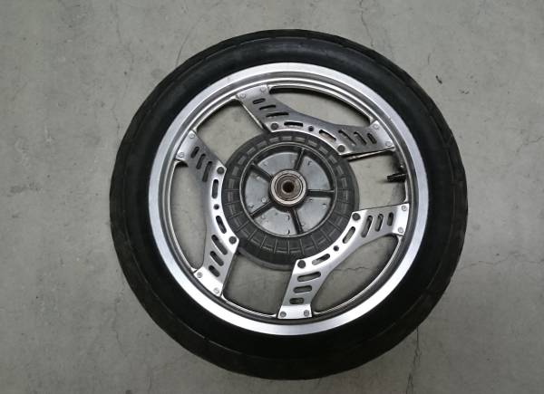 ★CBX400F 純正リアホイール 良品 バルブ新品付き★