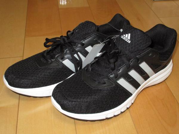 新品・箱無し★アディダス★ランニングシューズ★黒★26.5cm
